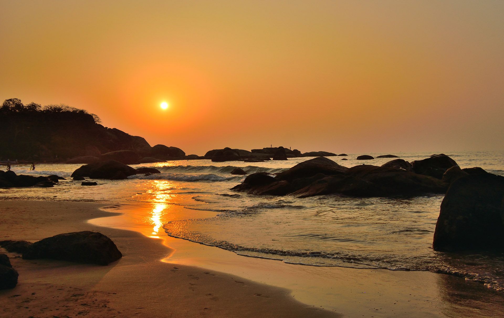 Sunset at Agonda beach in Goa © Shutterstock
