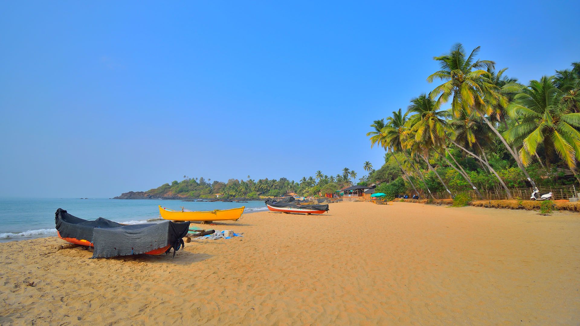 Fishing boats kept in Patnem beach in Goa, India © Saurav022/Shutterstock